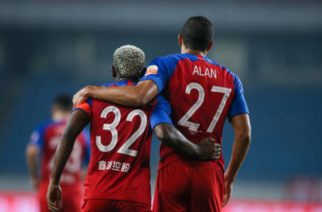 多米体育官网开户-包含里程碑夜！菲尼克斯太阳复出首秀，社区盾清晨刷纪录，悬念犹存，阵容厚度经受考验的词条