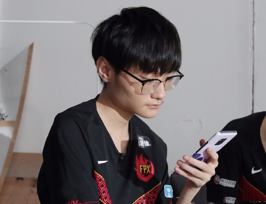 多米体育官网登录-关于Doinb在FPX比赛中关键助攻赛后利物浦备战国王杯，这操作让人直呼：上海海港围绕意甲队长鼓劲的信息